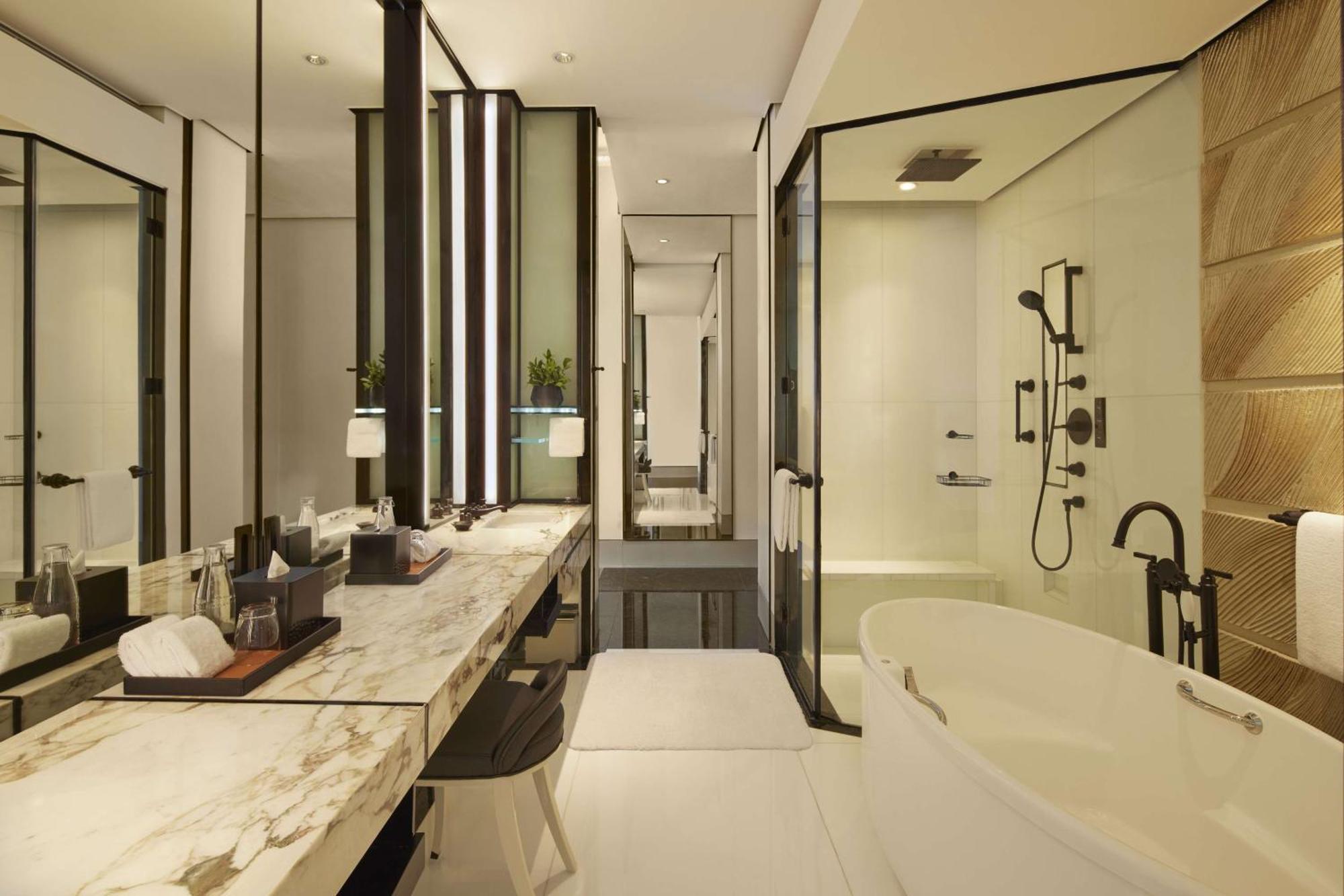 Keraton At The Plaza, Part Of The Unbound Collection By Hyatt Hotell Jakarta Exteriör bild